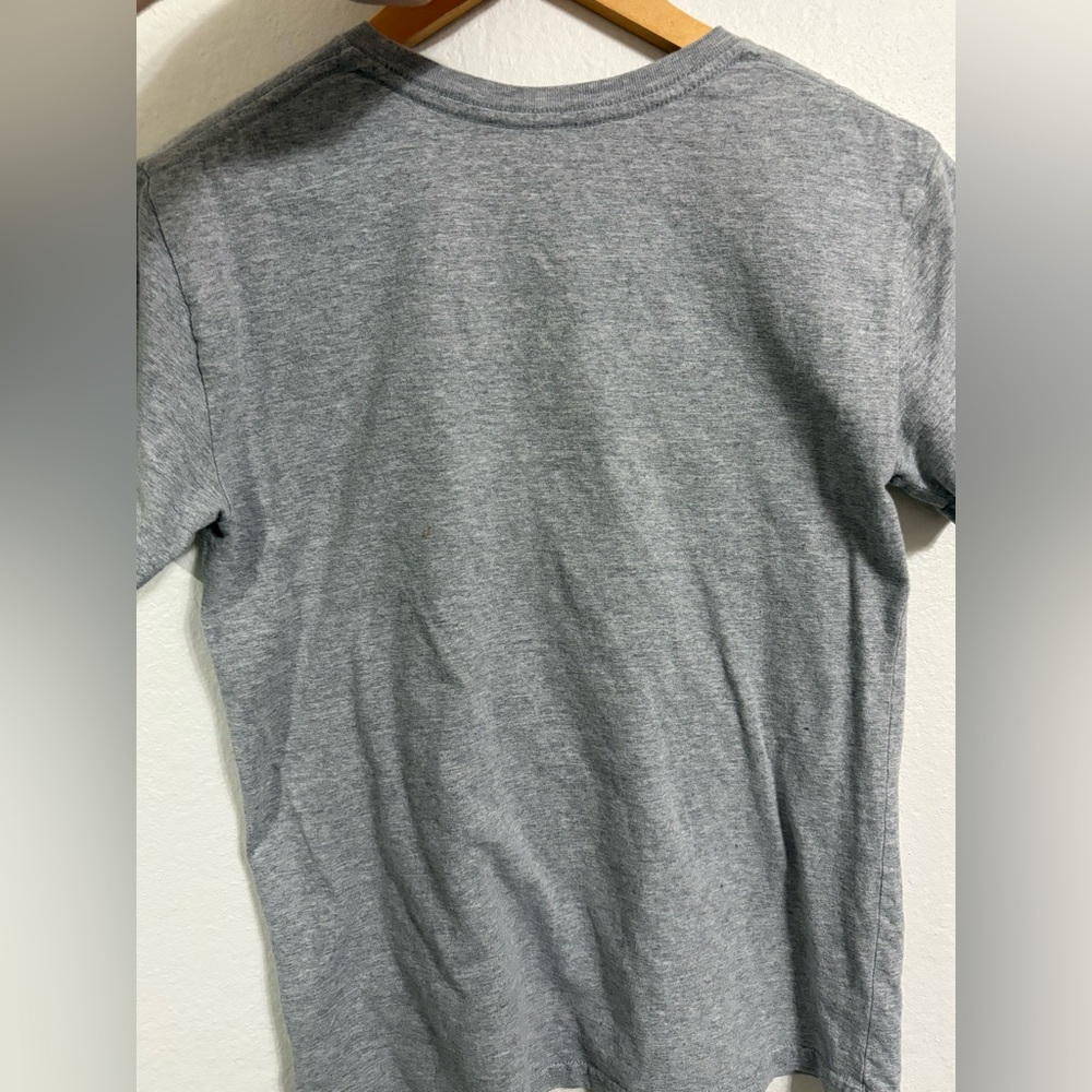 👑Disney Gray Tee with Princess Design👑 - Picture 3 of 3